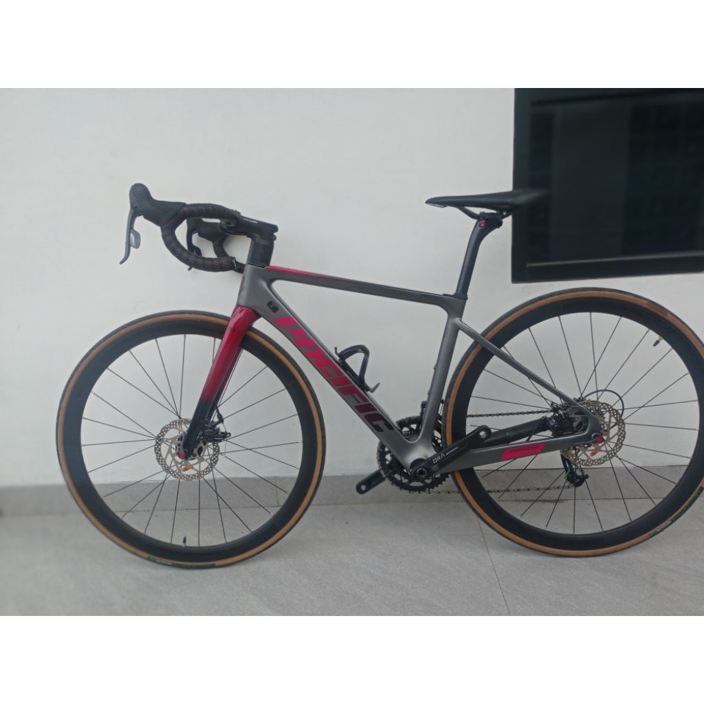 Roadbike Pacific Spectre 6.0 size 45 upgrade
