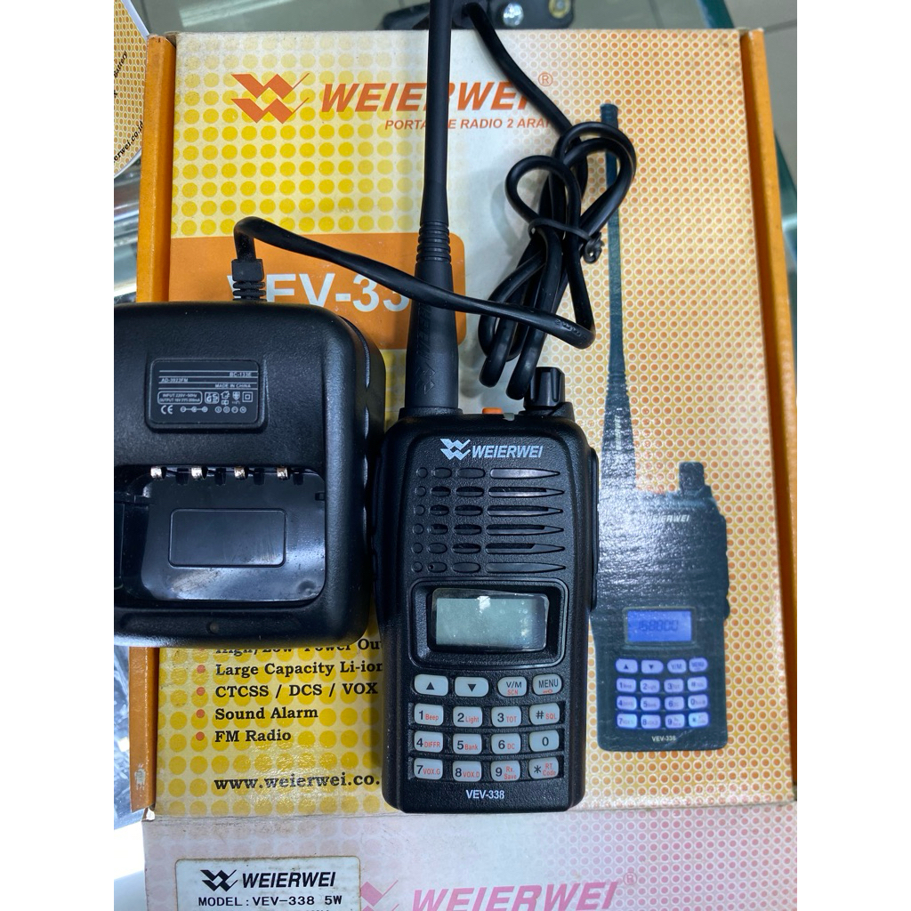 HT WEIERWEI MODEL : VEV-338 5W FREO: 136-174MHz bekas
