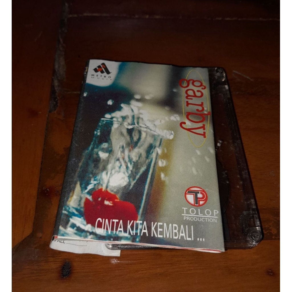 Kaset pita Garby cinta kita kembali