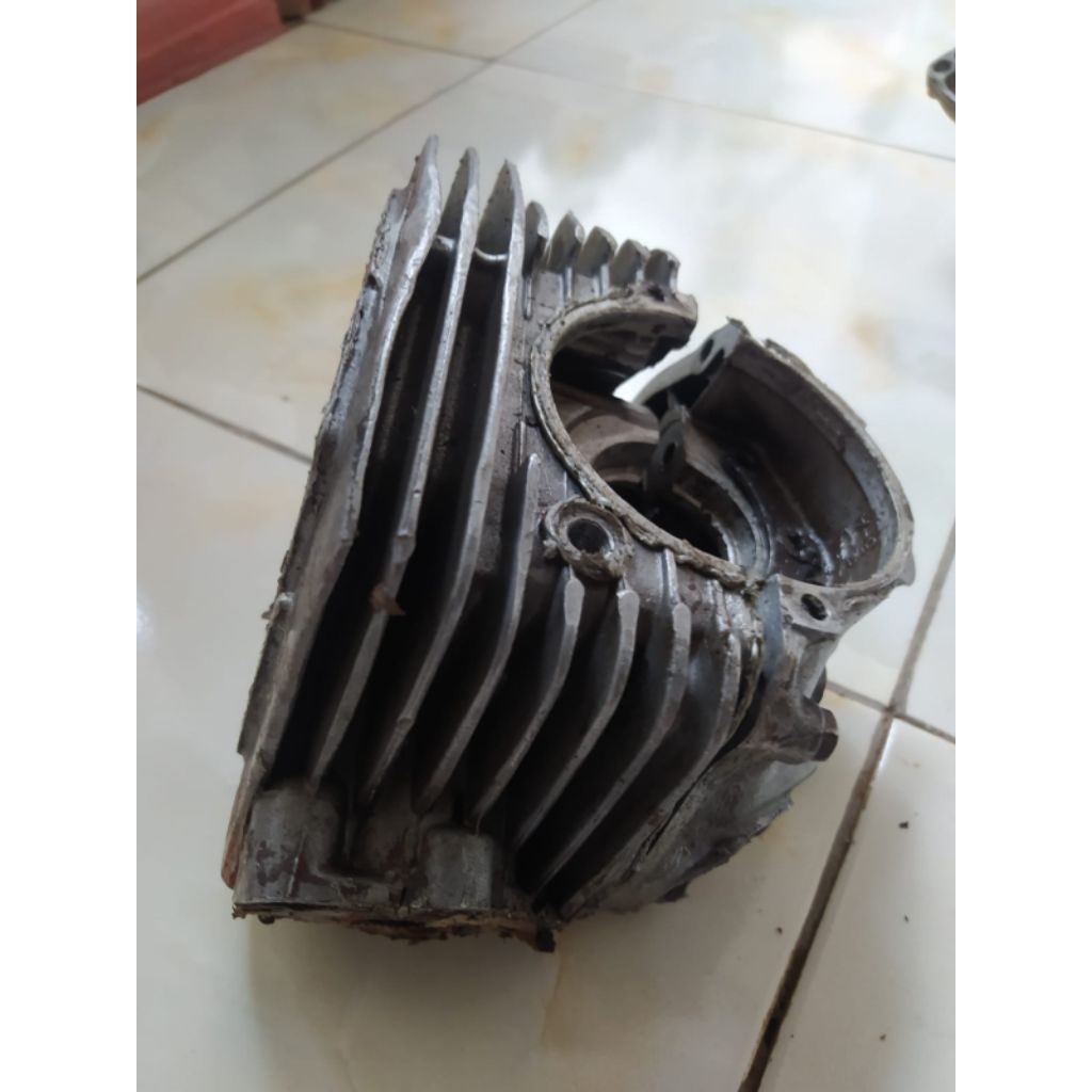 Head cb 100 isi