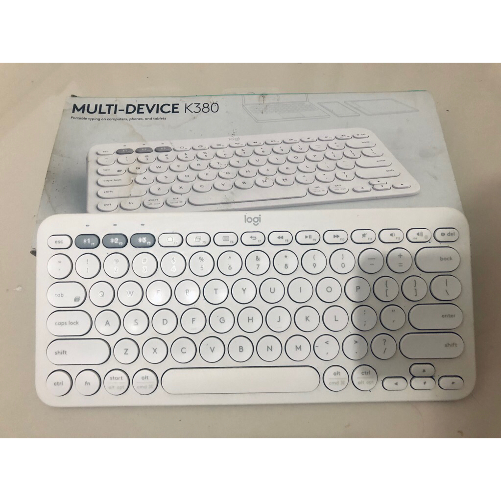 ORI Preloved JUAL RUGI Keyboard Logitech K380 (Beberapa tombol sering error MOHON CEK DESKRIPSI)