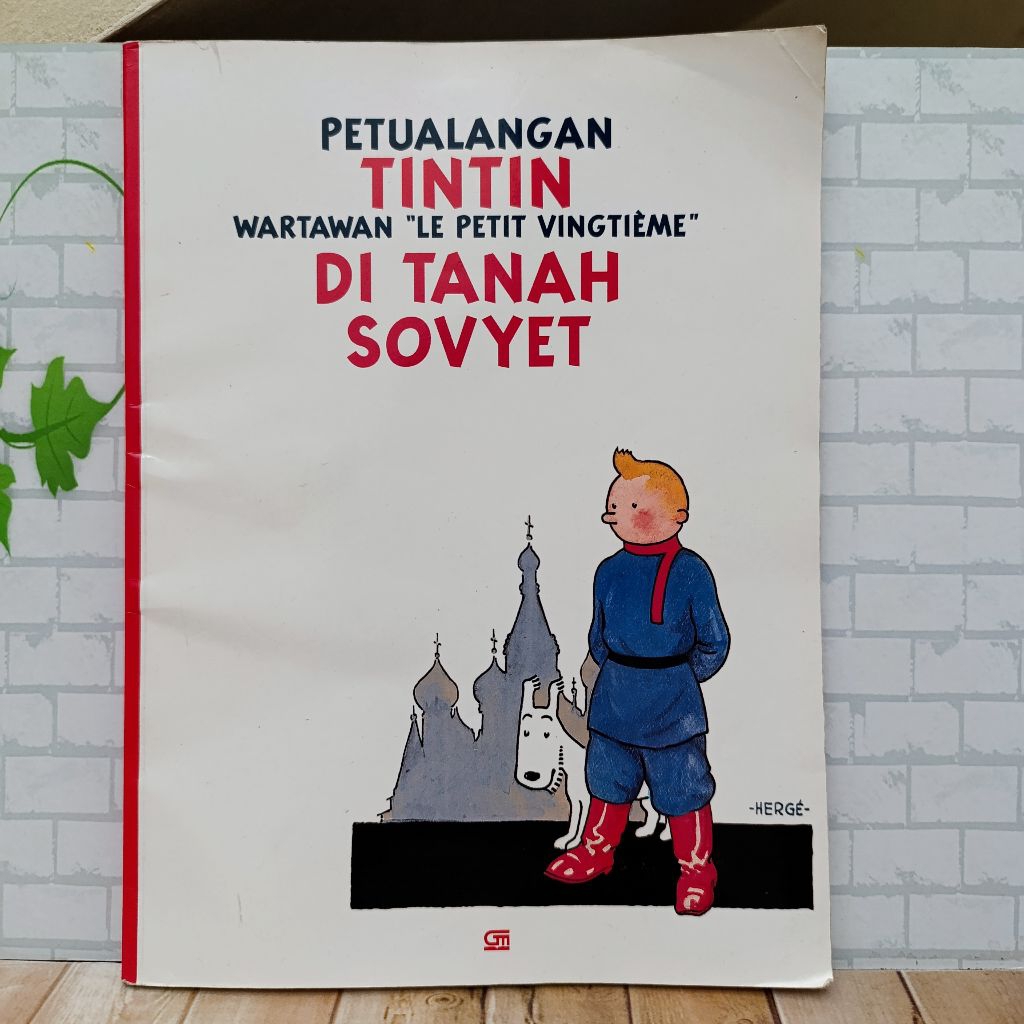 Petualangan Tintin Wartawan Le Petit Vingtième Di Tanah Sovyet Buku Komik Klasik