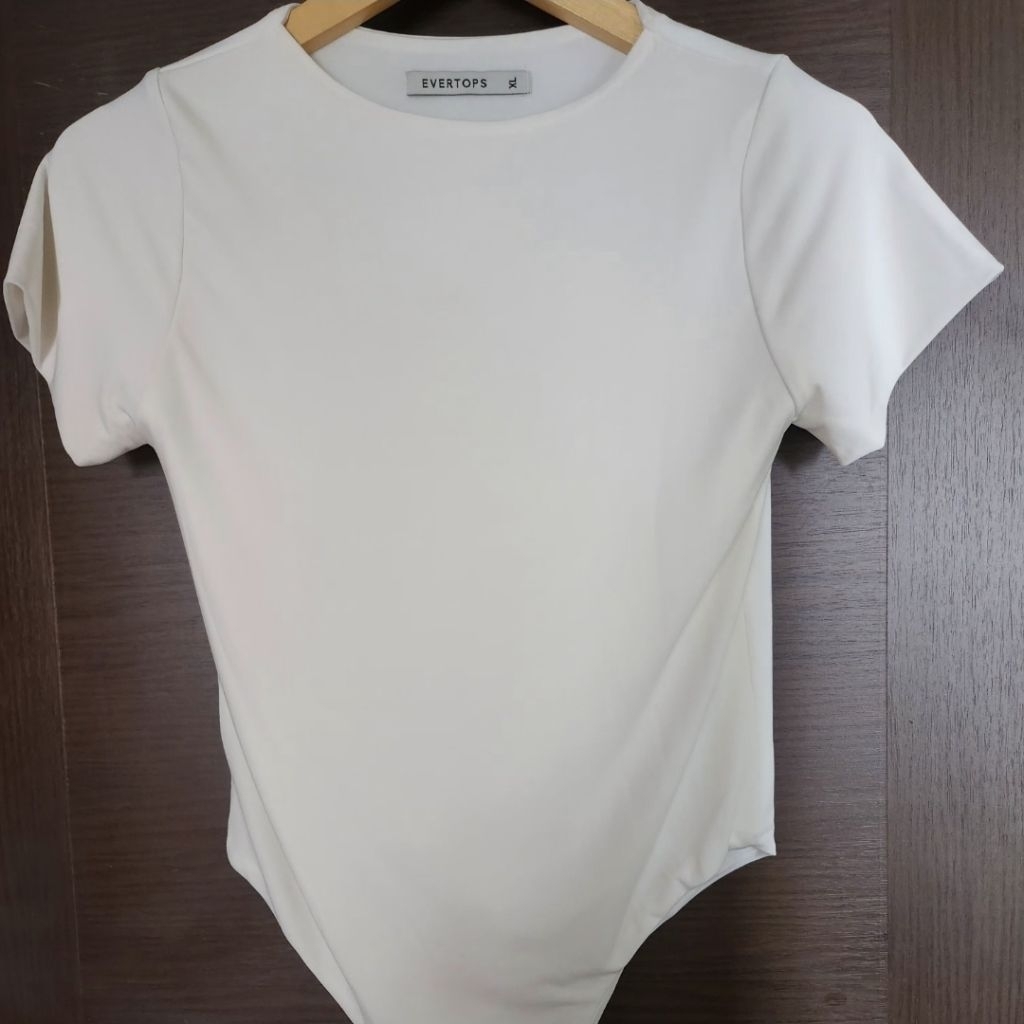 preloved white bodysuit  evertops