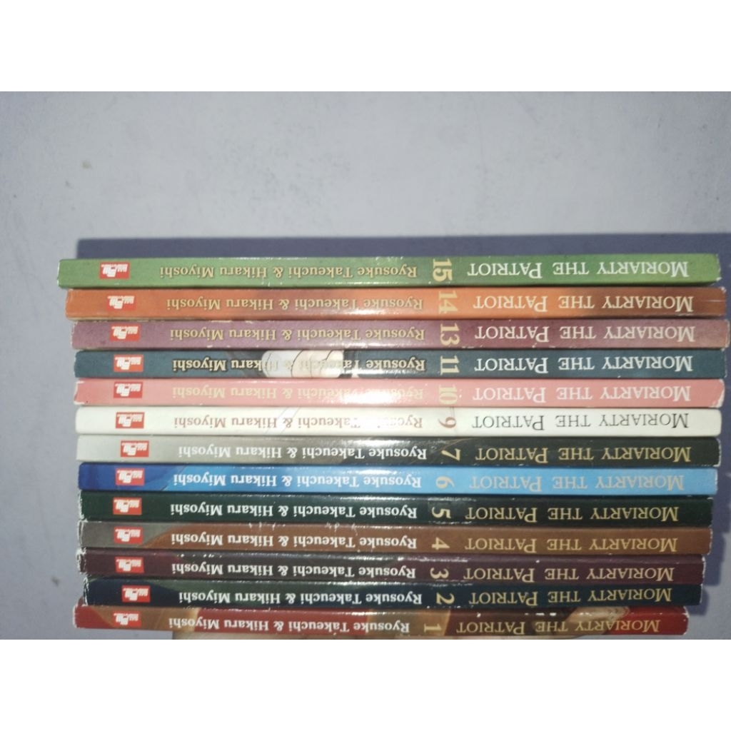 komik Moriarty the patriot 1-15 preloved