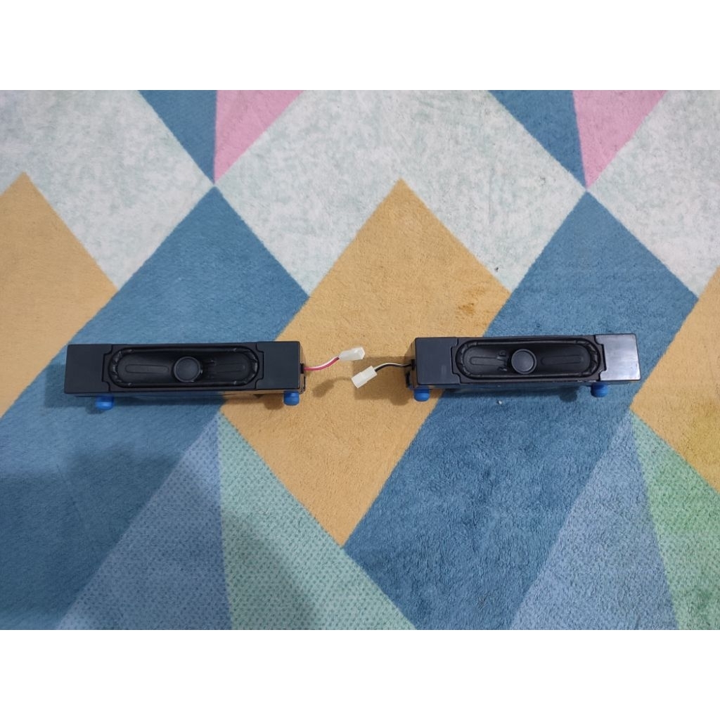 Speaker TV Hisense 50 inch seri 50E6H (Smart TV)