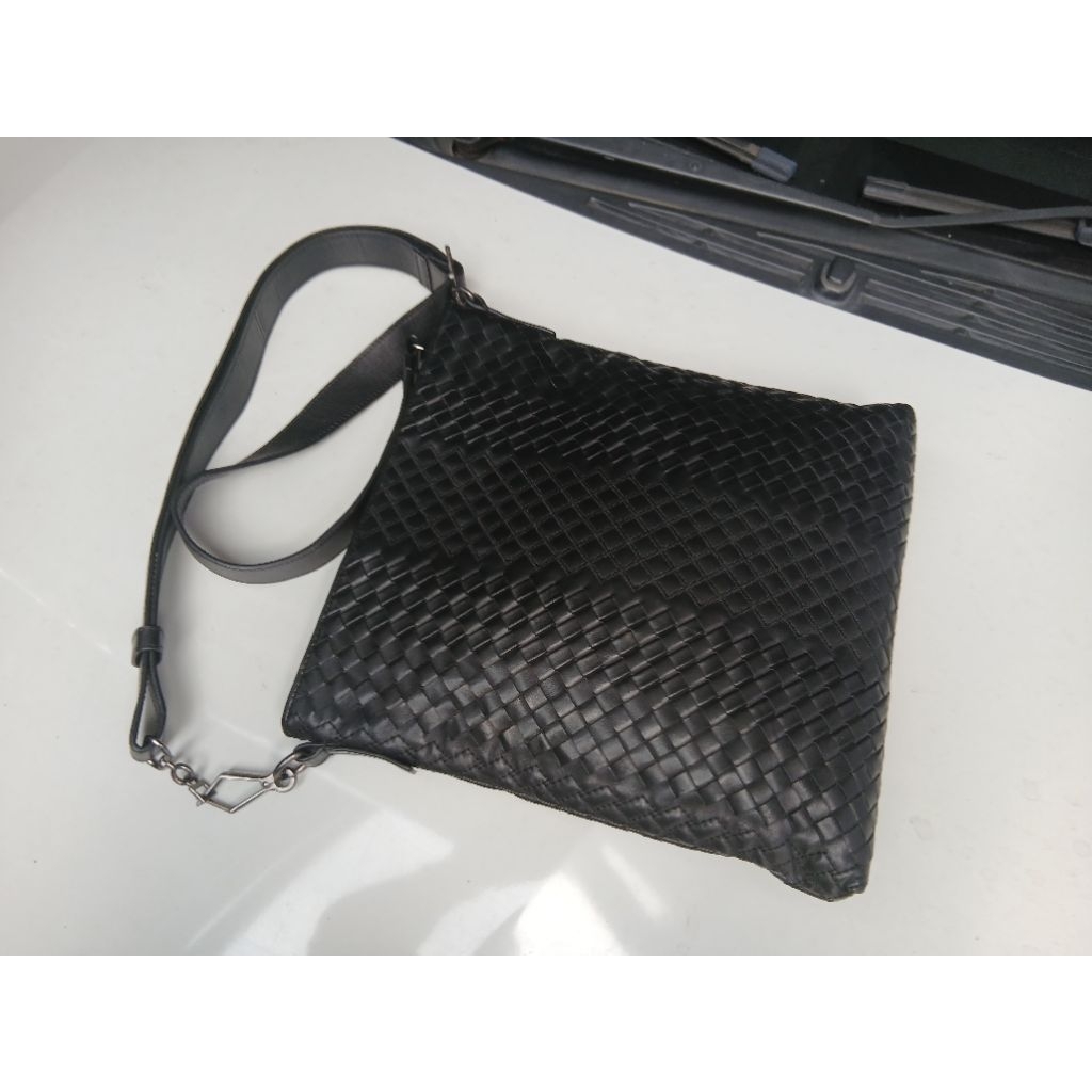 BOTTEGA VENETA Intrecciato Authentik Preloved