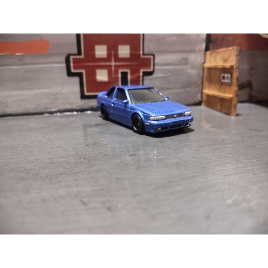 Hotwheels loose Nissan Sentra