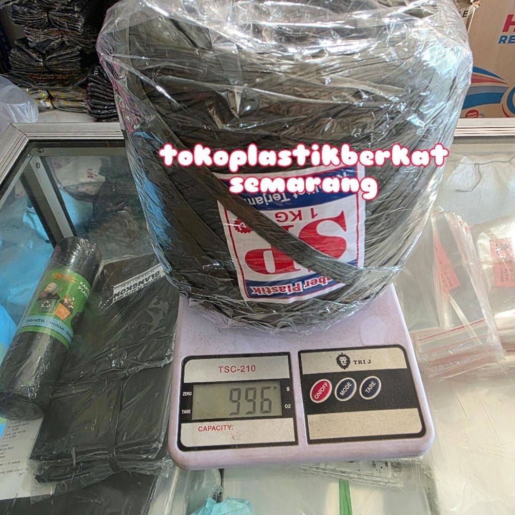 Tali rafia hitam 1kg / tali rafia hitam / rafia hitam
