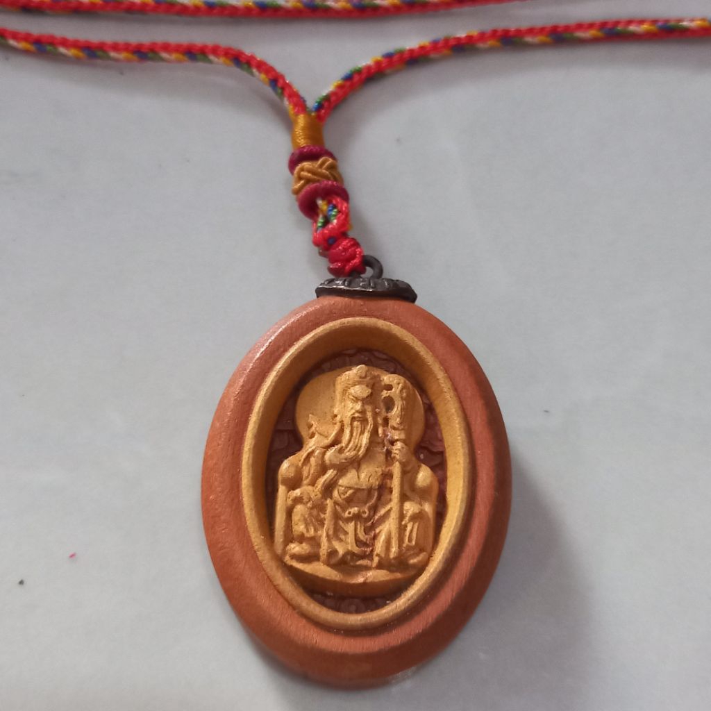 kalung tali merah fengshui kwankong kayu elegan