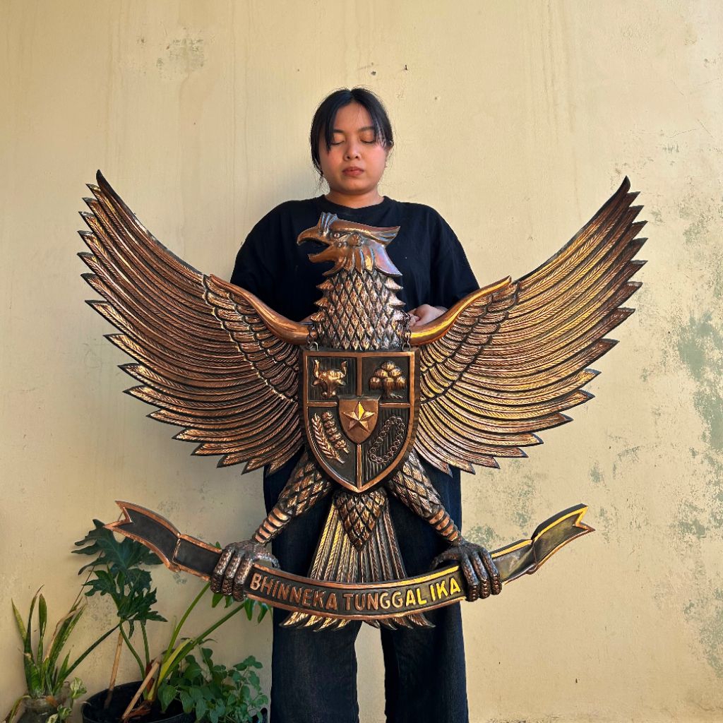 Antik Vintage Lambang Negara Indonesia Garuda Pancasila Bahan Tembaga Ukuran Besar P.108 x L.75cm Ut