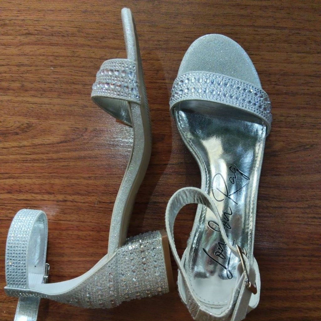 Preloved heels silver