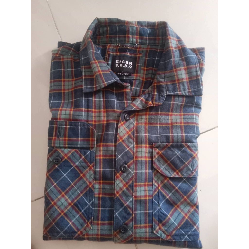Kemeja eiger second original size M