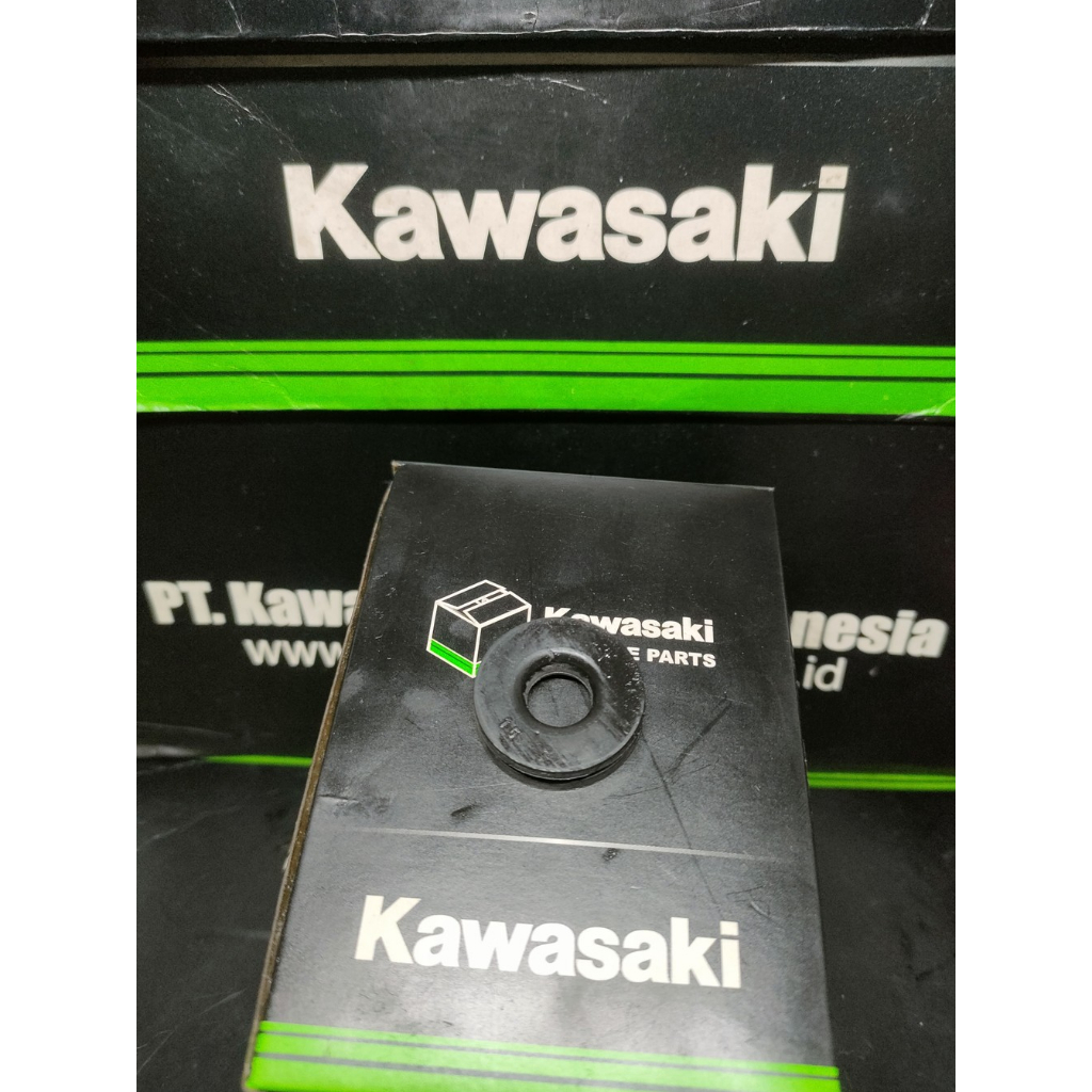 92071-056GROMMETNINJA C - GROMMET BODY / TIANG KARET -KAWASAKI ORIGINAL SPAREPARTS