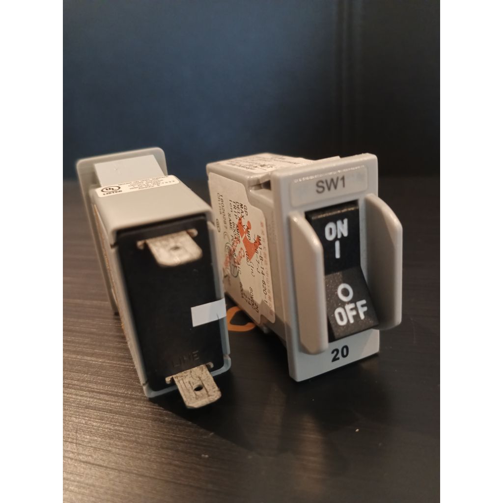 Saklar Anti Konslet DC 20Ampere /Saklar Motor Listrik/Saklar Sepeda Listrik/Saklar lampu Sorot mobil