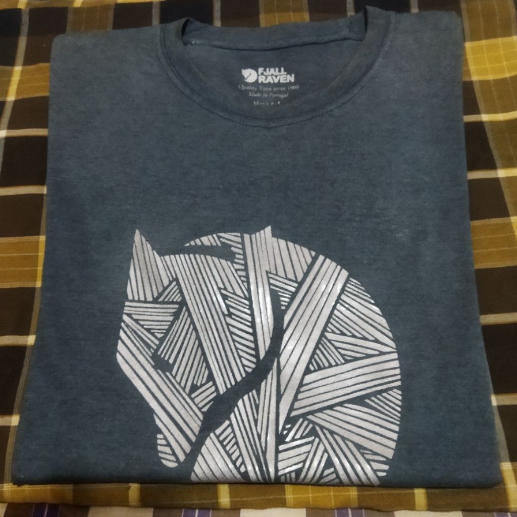 Preloved Kaos T-shirt Fjall Raven Fjallraven original