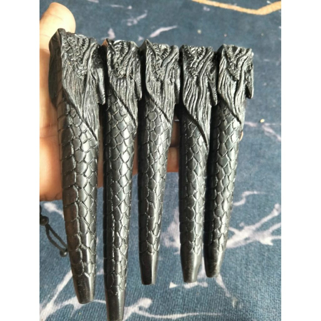 pipa rokok dari bahan kayu kelor hitam motif ukir ular naga panjang 15 cm