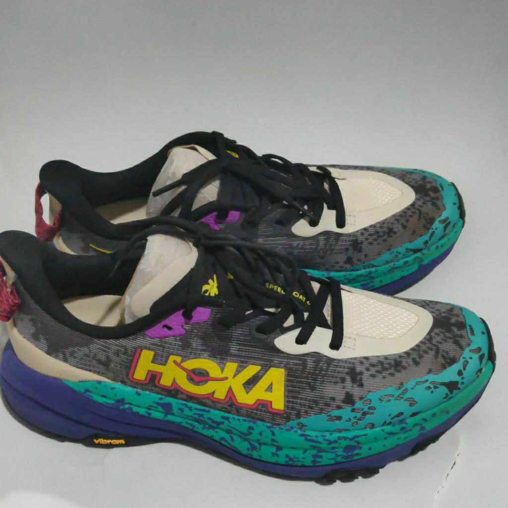 Hoka Speedgoat 6 Oatmeal
