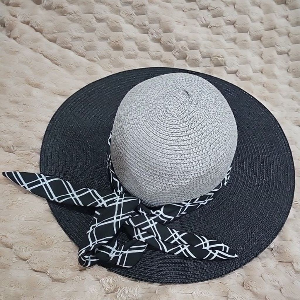 miniso topi pantai hitam abu