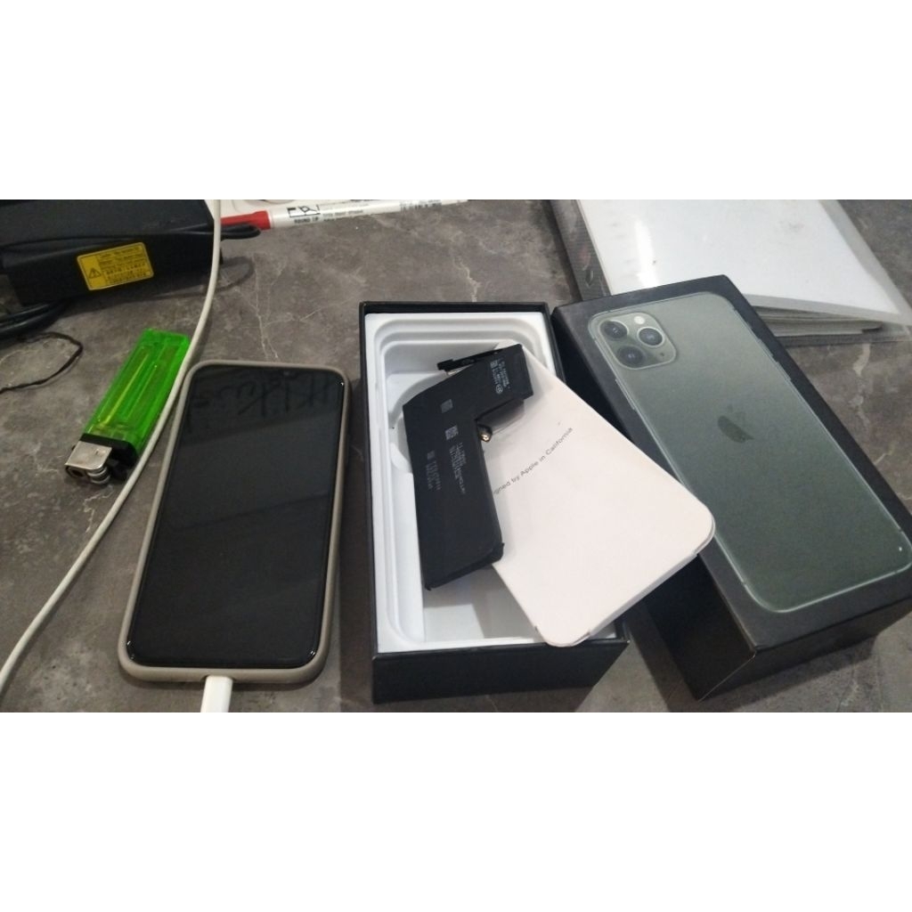 ipone 11 pro 256. second iBox kondisi mulus