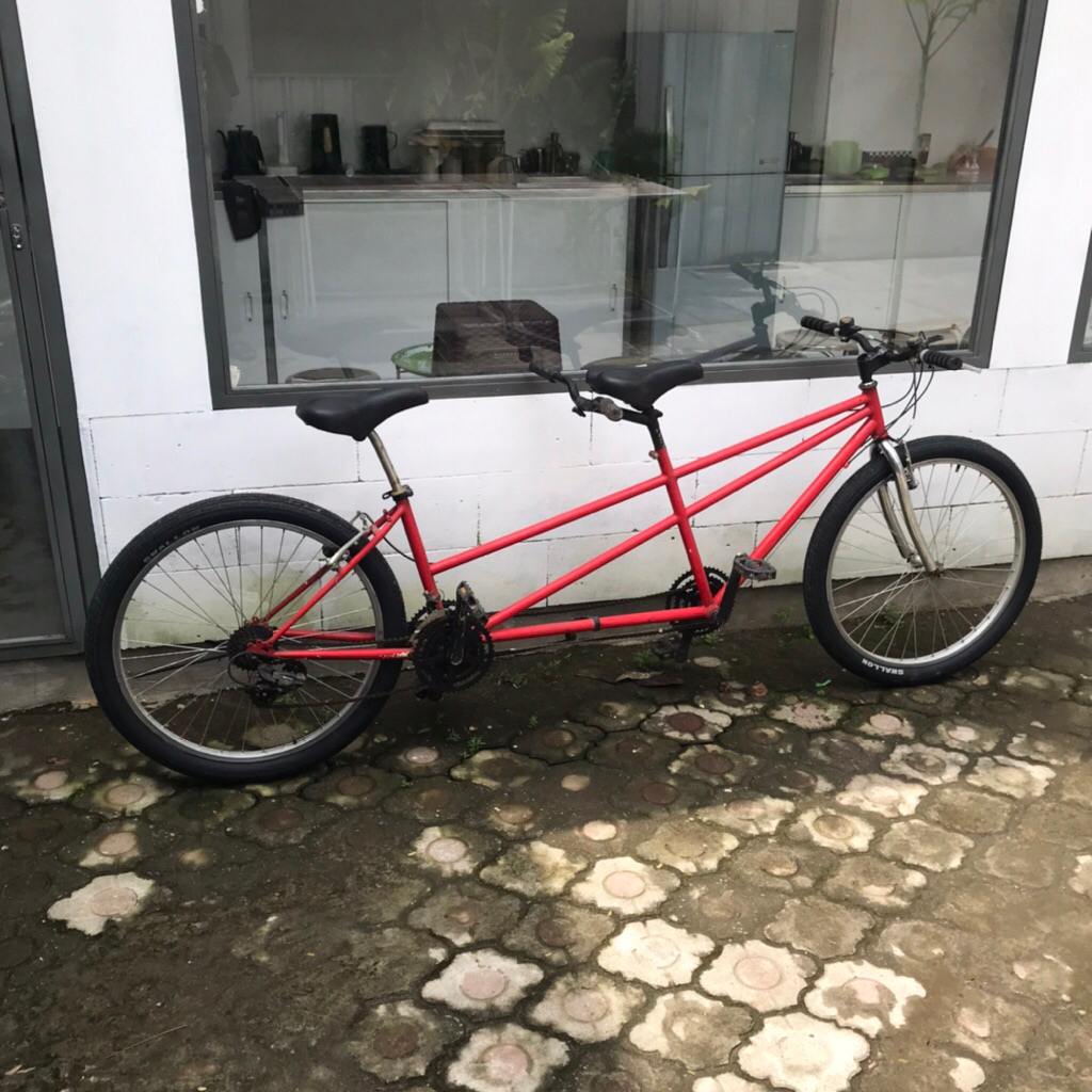 SEPEDA TANDEM