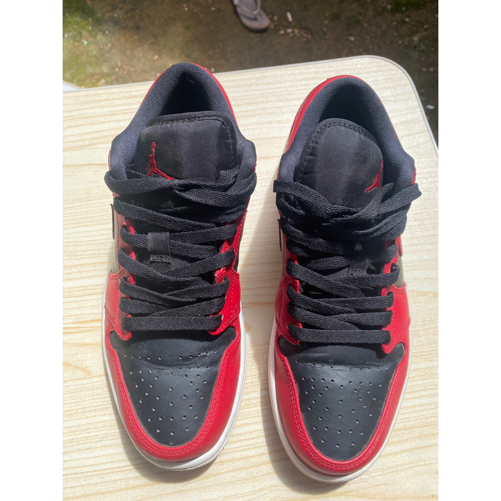 A Jordan gym red/ black-white