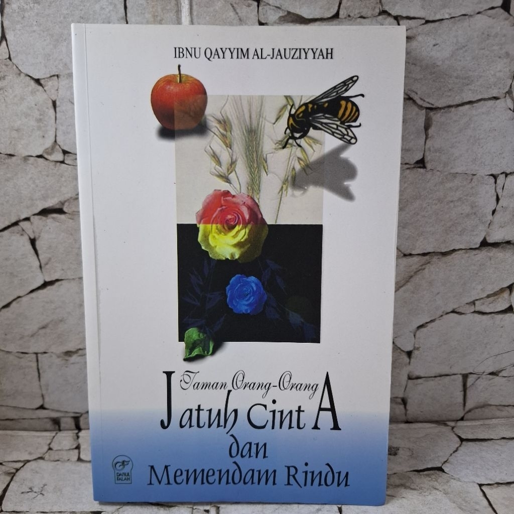 TAMAN ORANG-ORANG JATUH CINTA & MEMENDAM RINDU