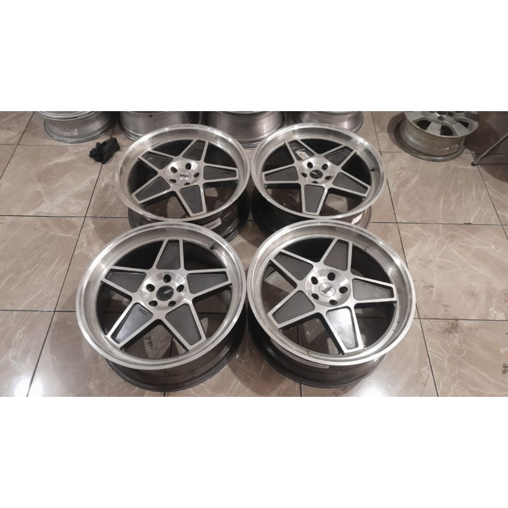 Velg bekas mobil racing hsr ring 22 lebar 9 baut 5x114.3 Velg only