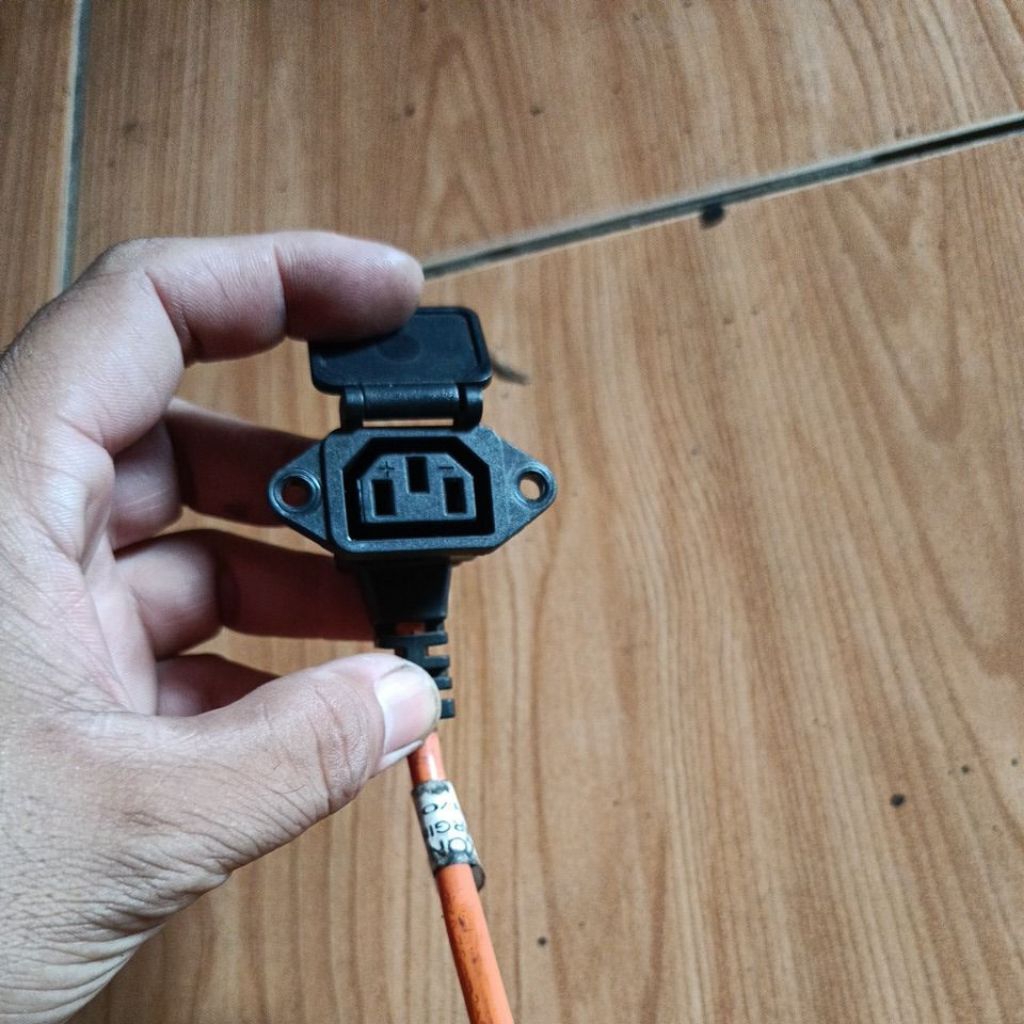 Soket Charger Molis Exotic Mizone