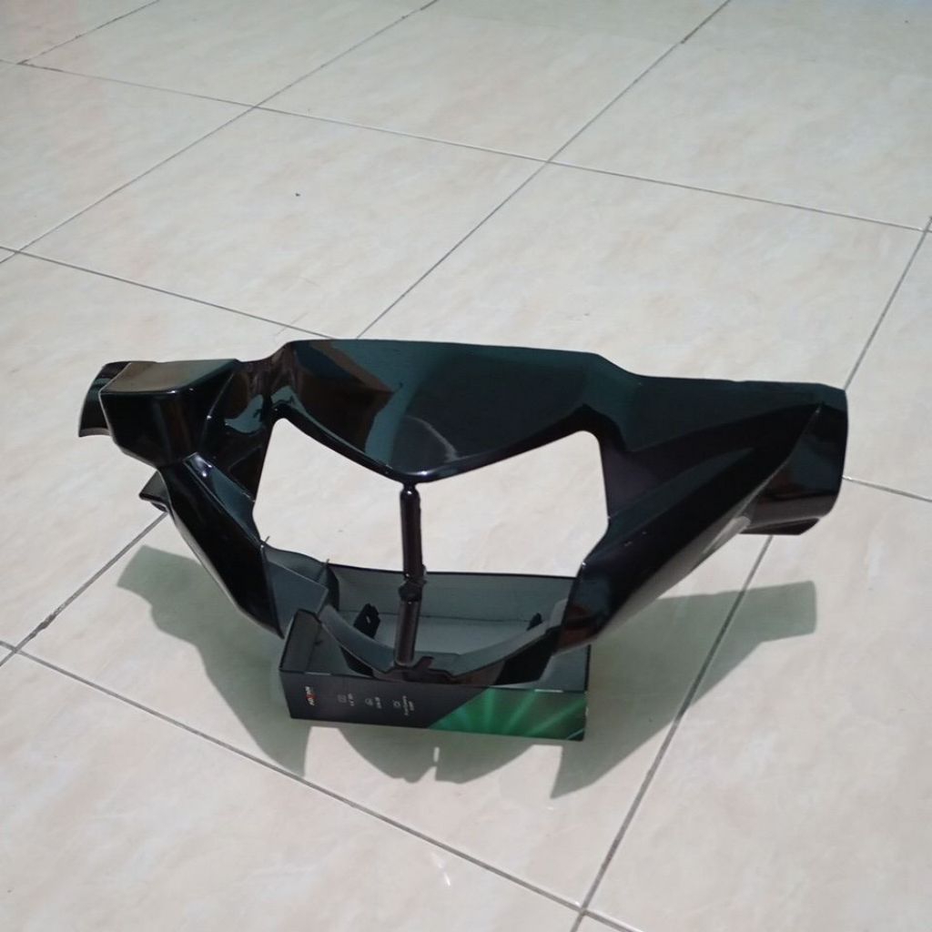 Cover batok lampu depan motor Yamaha Vega ZR hitam kilap