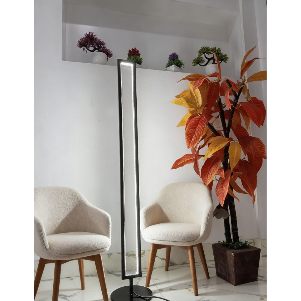 Lampu LED sudut ruangan tamu