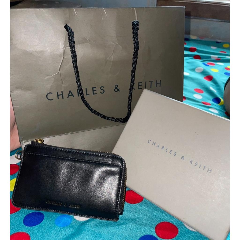 PRELOVED DOMPET CHARLES & KEITH ORIGINAL include paperbag, dustbag n box