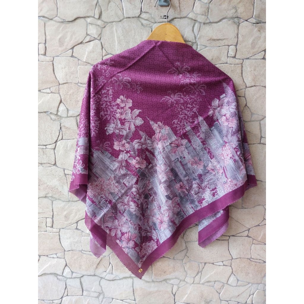 buttonscarves malaya series magenta (split 300)