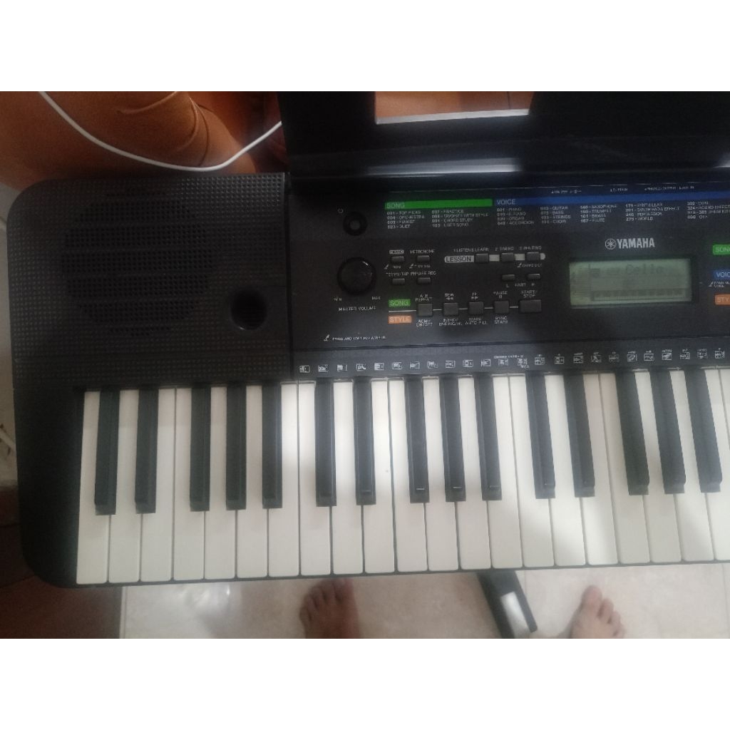 Keyboard Yamaha PSR E253 Preloved