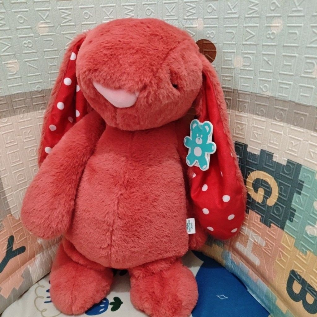 Boneka kelinci besar