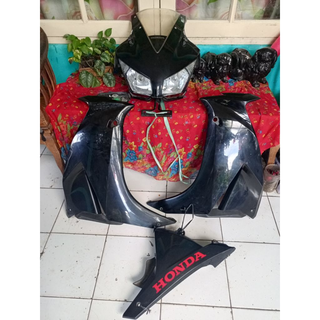 body fairing set Honda  cbr 150r K45A 2015
