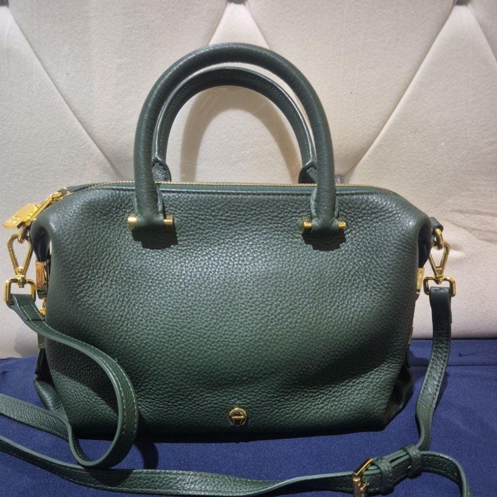 tas selempang kulas preloved aign hijau botol