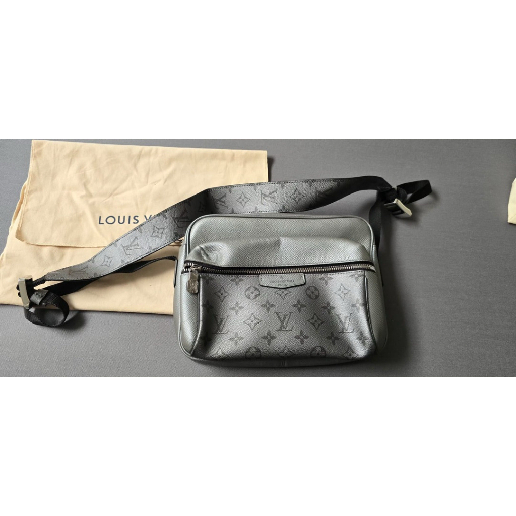 Louis Vuitton Messenger Silver Shoulder Bag