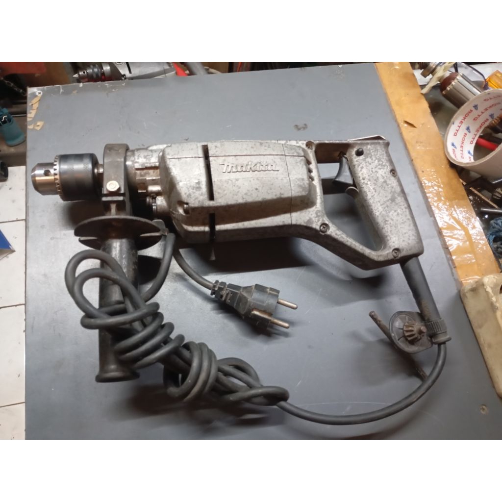 Mesin Bor Beton dan Besi 13 mm 8416 merk Makita (bekas)