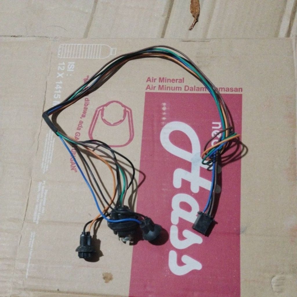 soket lampu kabel lampu belakang vario 110 fi