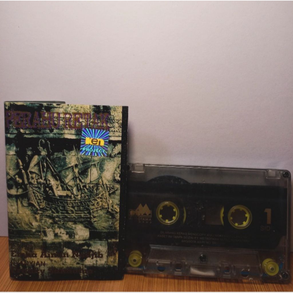 Kaset Franky Sahilatua - Perahu Retak