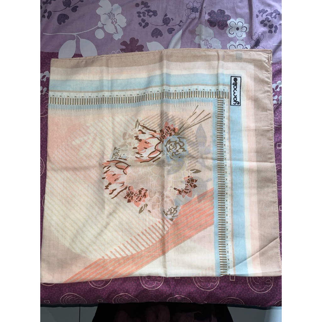 Hijab Square Motif Pink