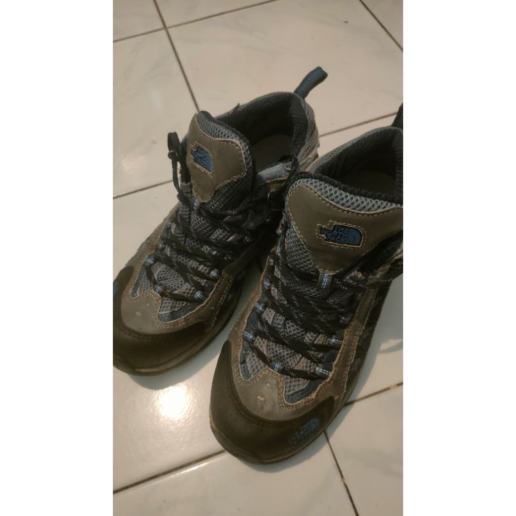 sepatu second outdoor THE NORTH FACE / TNF