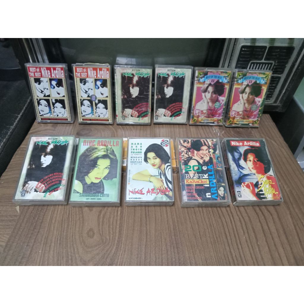 Kaset pita Nike Ardilla