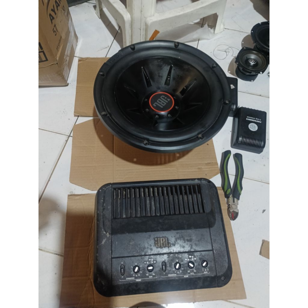Bekas Mantap Paketan Audio JBL seri atas Sub 12in dan 4xh JBL
