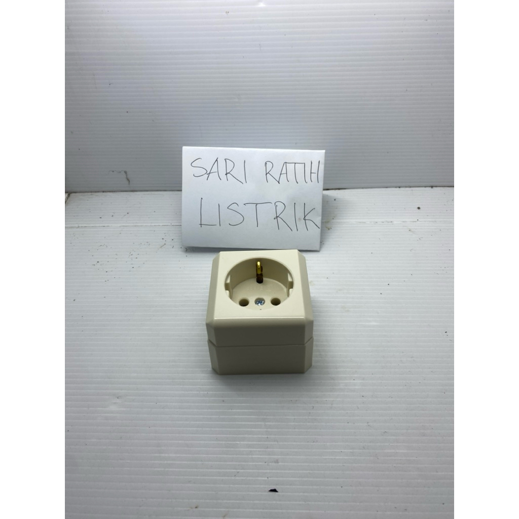 Broco Stop Kontak Tempel Dinding Indoor Warna Cream