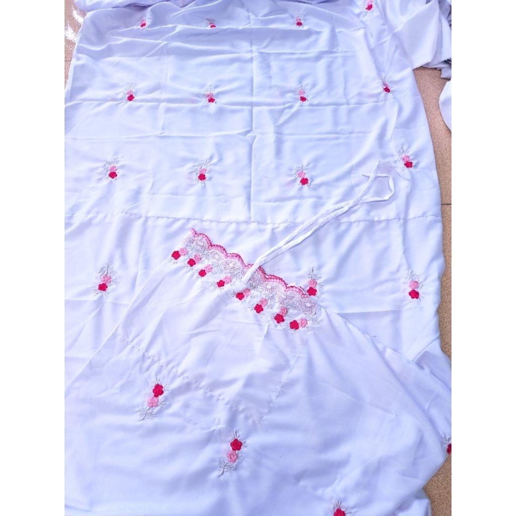 MUKENA RAMBAT DAN TABUR 1000 BUNGA BORDIR TERUSAN ADEM POLINO