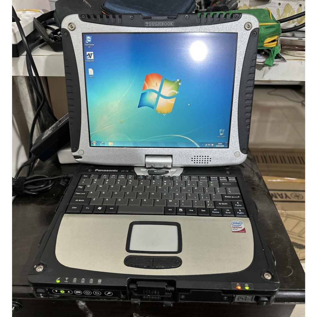 PANASONIC TOUGHBOOK  CF-19 LAPTOP | INTEL CORE DUO CENTRINO 1.07GHZ U2400 | 4Gb RAM | 300Gb HDD Sams