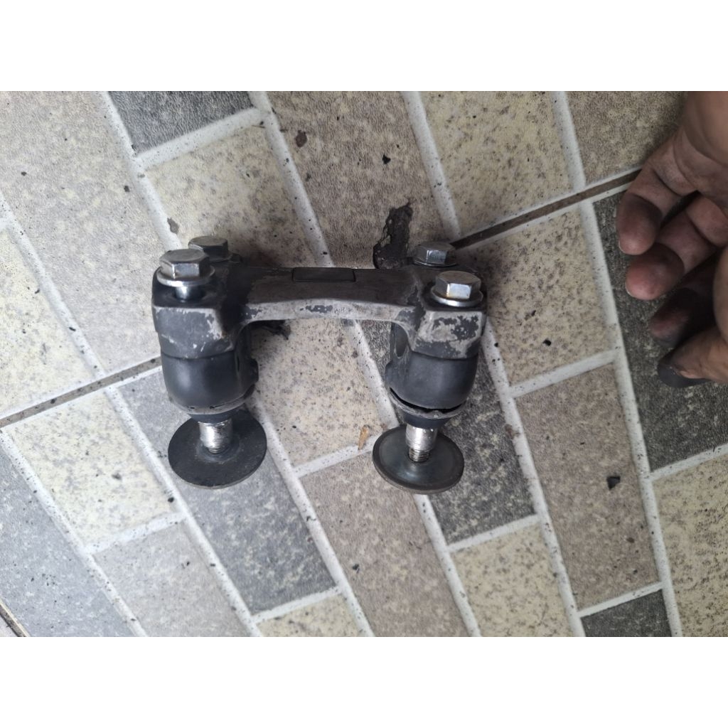 raiser reser dudukan stang 2nd ori copotan cb 150r old k15 megapro mono shock