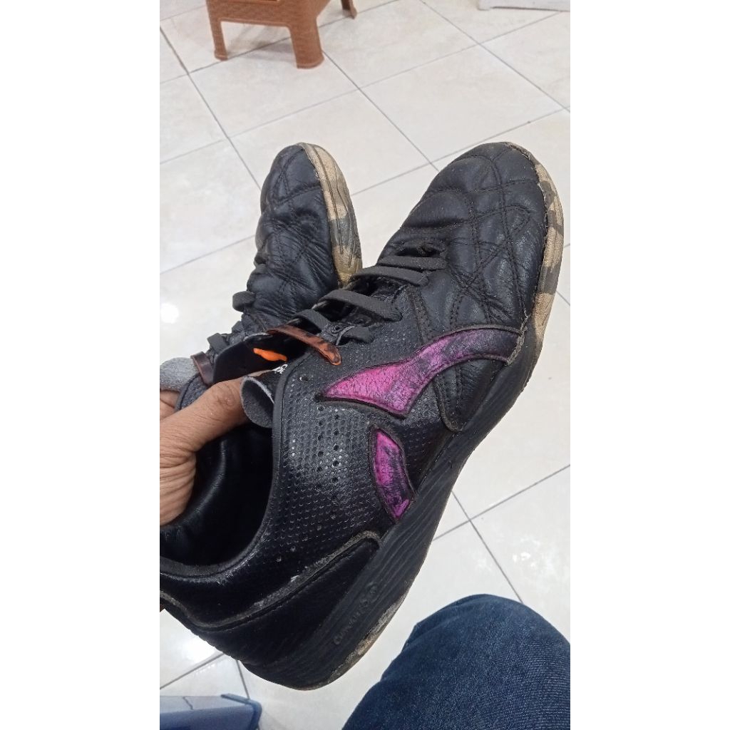 sepatu futsal ori