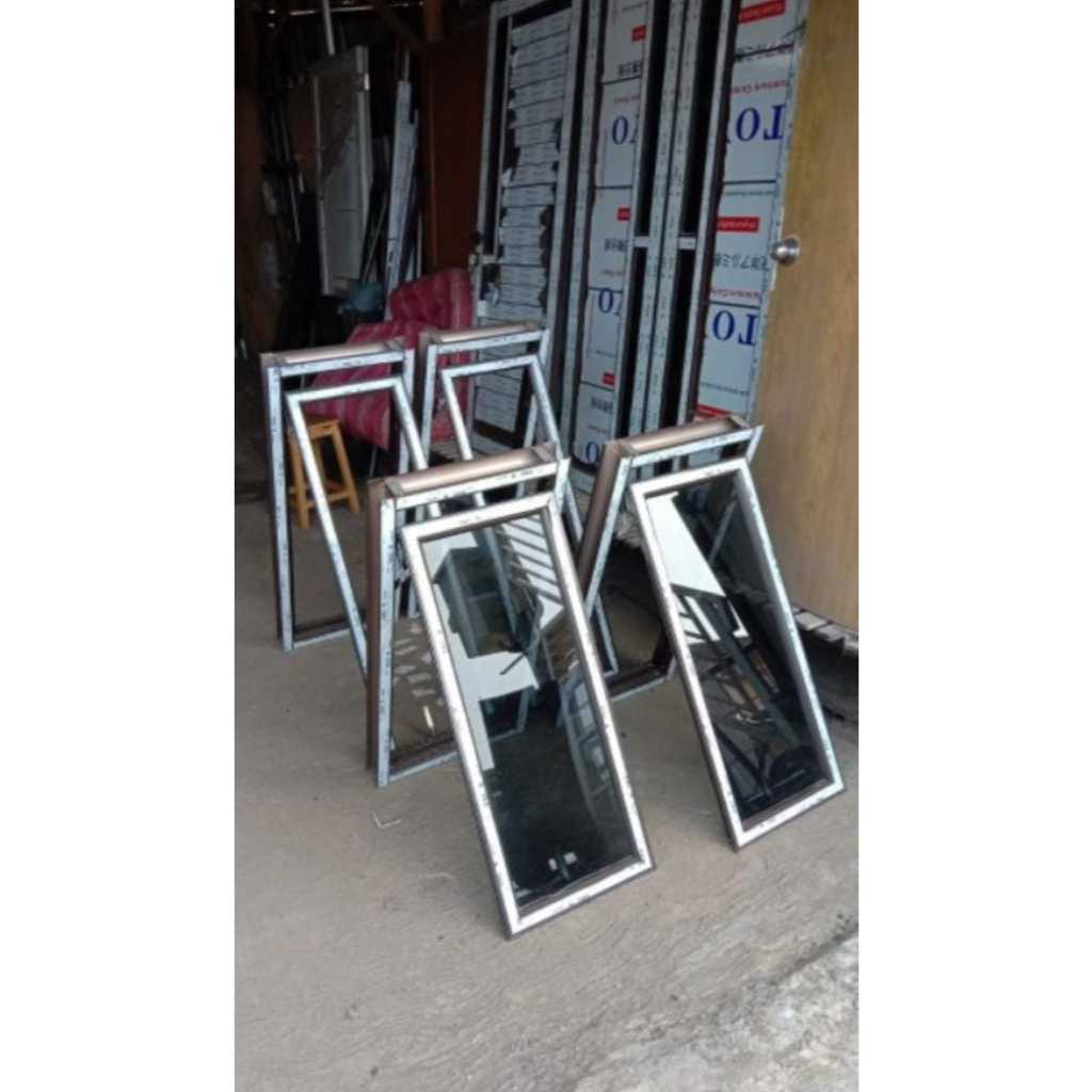 Jendela  Alumunium  Jungkit Berdiri Jendela Casement 100X40 Cm
